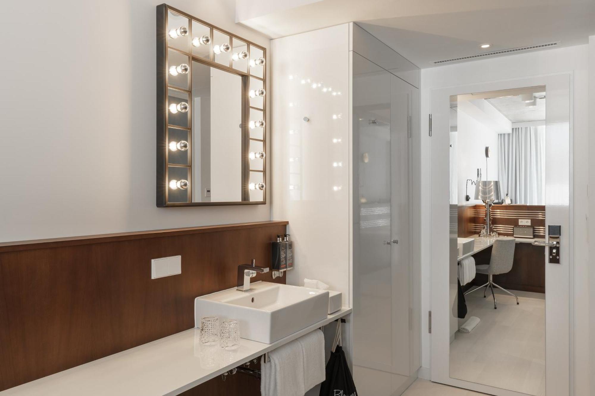 Ruby Ella Hotel Cologne Exterior photo